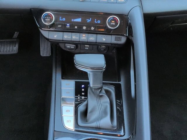 Used 2022 Hyundai Elantra Limited w/ Preferred Accessory Package FWD image 18