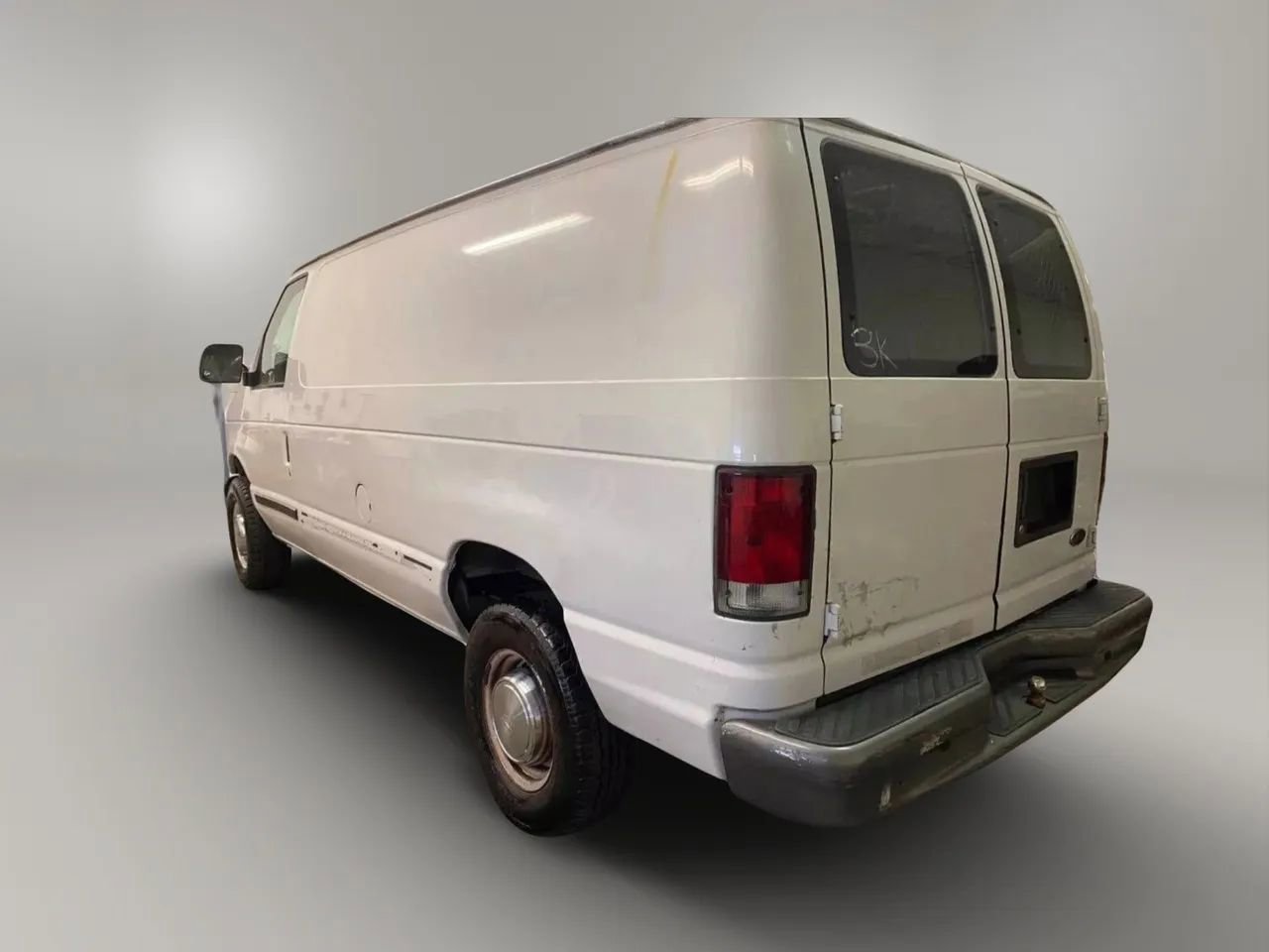 Used 2001 Ford E-250 and Econoline 250 image 3