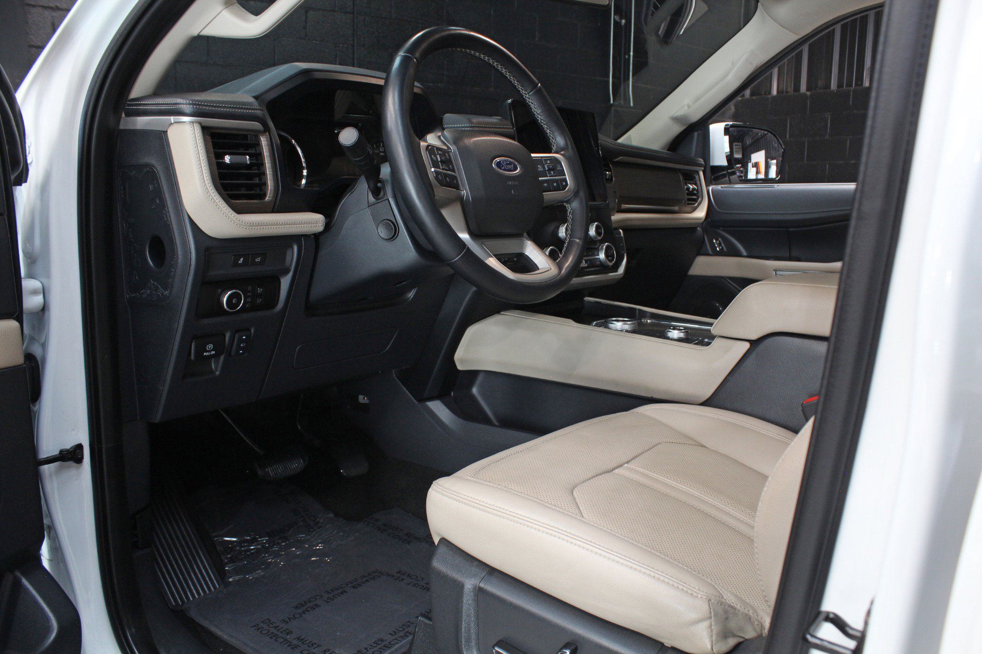 Used 2023 Ford Expedition Max Limited AWD/4WD image 32