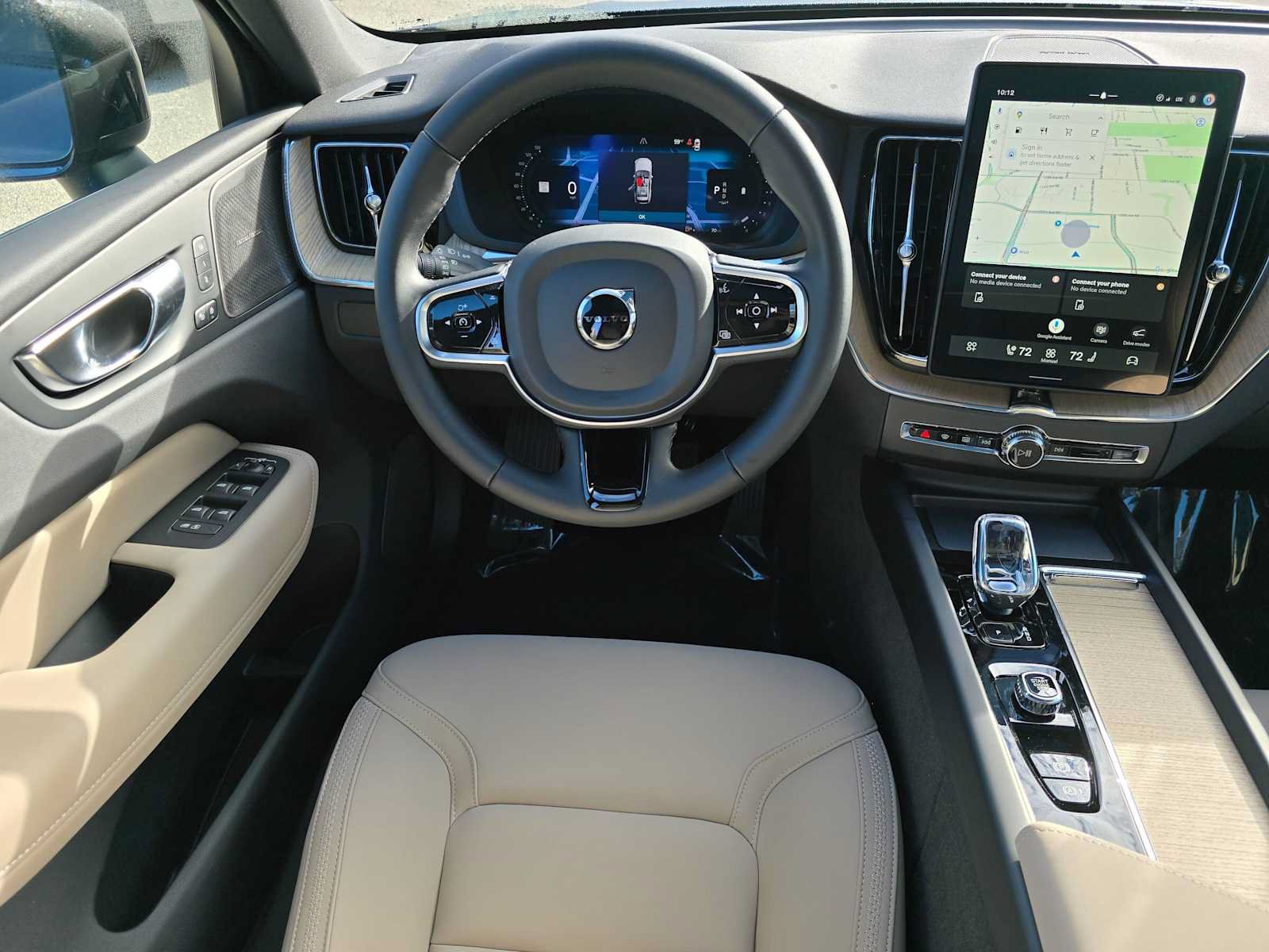 New 2027 Volvo XC60 B5 Plus AWD/4WD image 17
