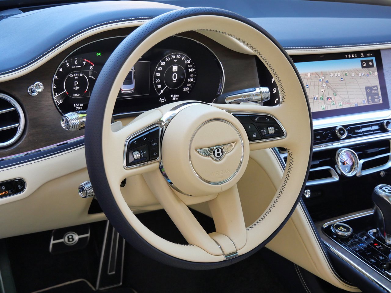 New 2026 Bentley Flying Spur Azure image 14