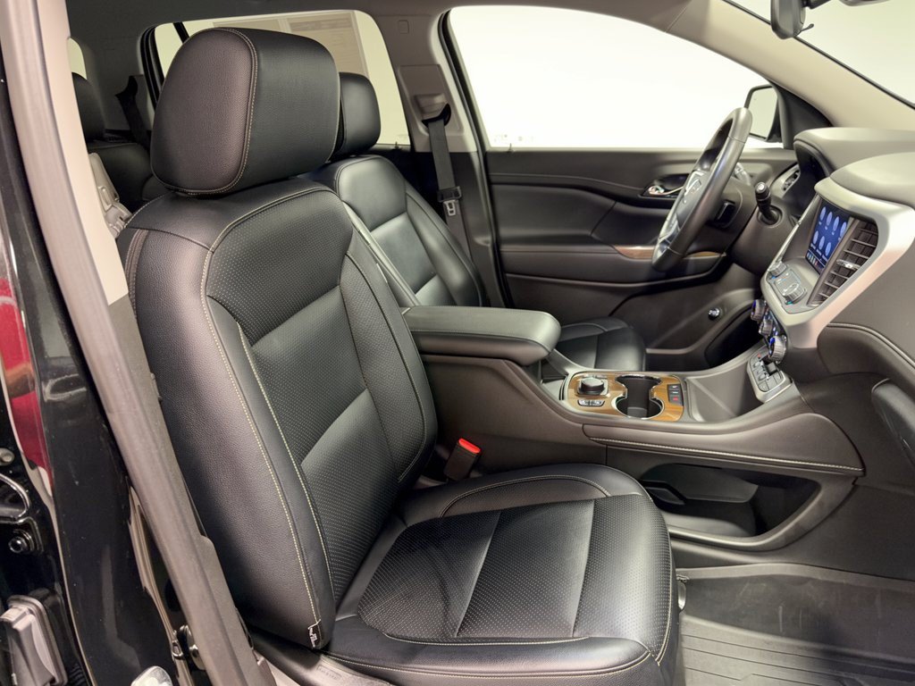 Used 2023 GMC Acadia SLE w/ Driver Convenience Package FWD image 30