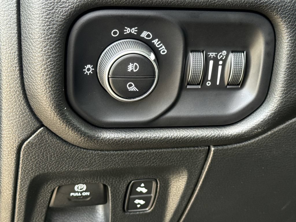 Used 2023 RAM 1500 Laramie AWD/4WD image 22