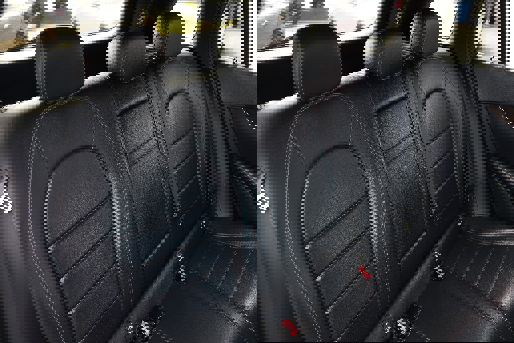 Used 2019 Mercedes-Benz GLC 300 w/ Premium Package image 18