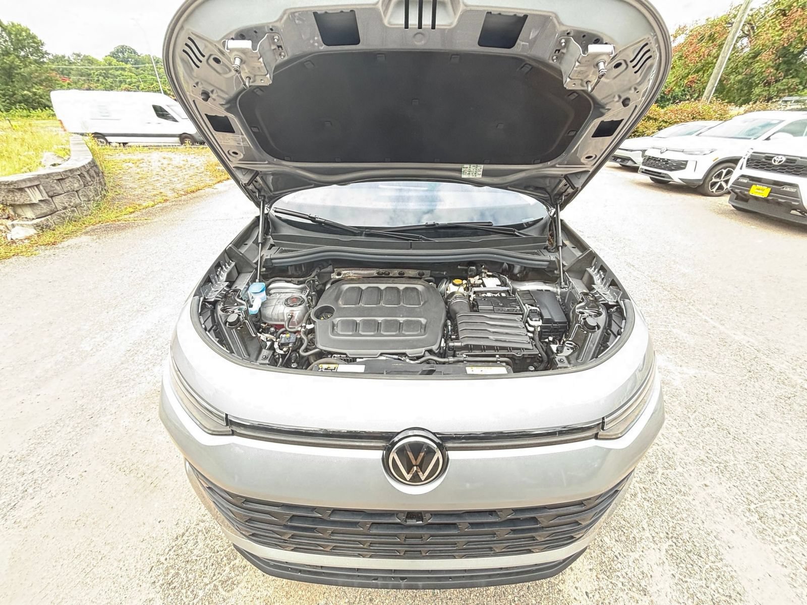 Used 2026 Volkswagen Tiguan SE AWD/4WD image 32