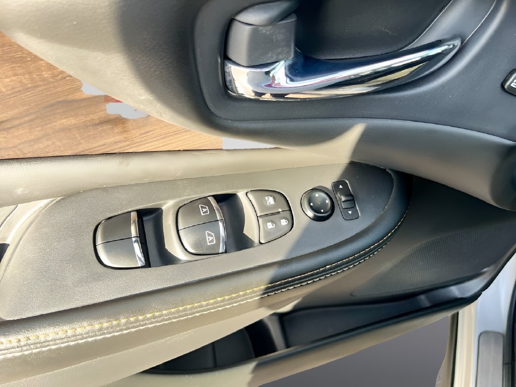 Used 2021 Nissan Murano Platinum w/ Cargo Package FWD image 18