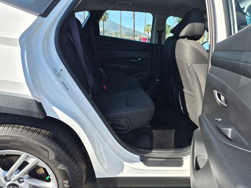 Used 2025 Hyundai Tucson SE image 31