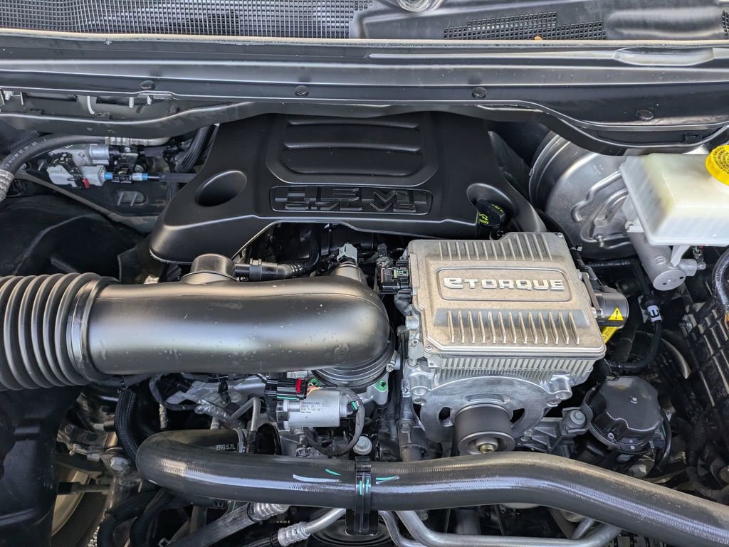 Used 2024 RAM 1500 Laramie image 12