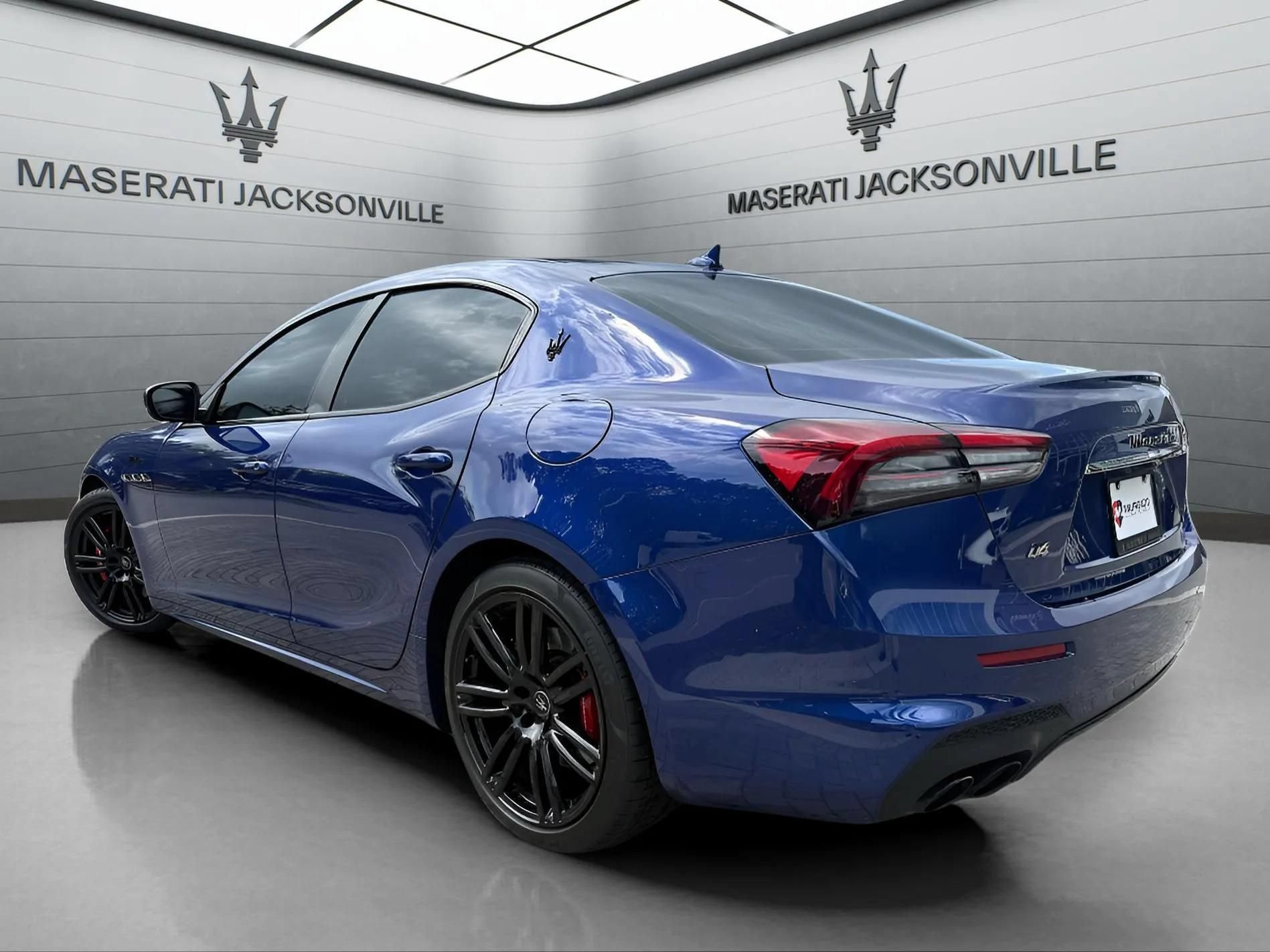 Certified 2023 Maserati Ghibli Modena Q4 AWD/4WD image 3