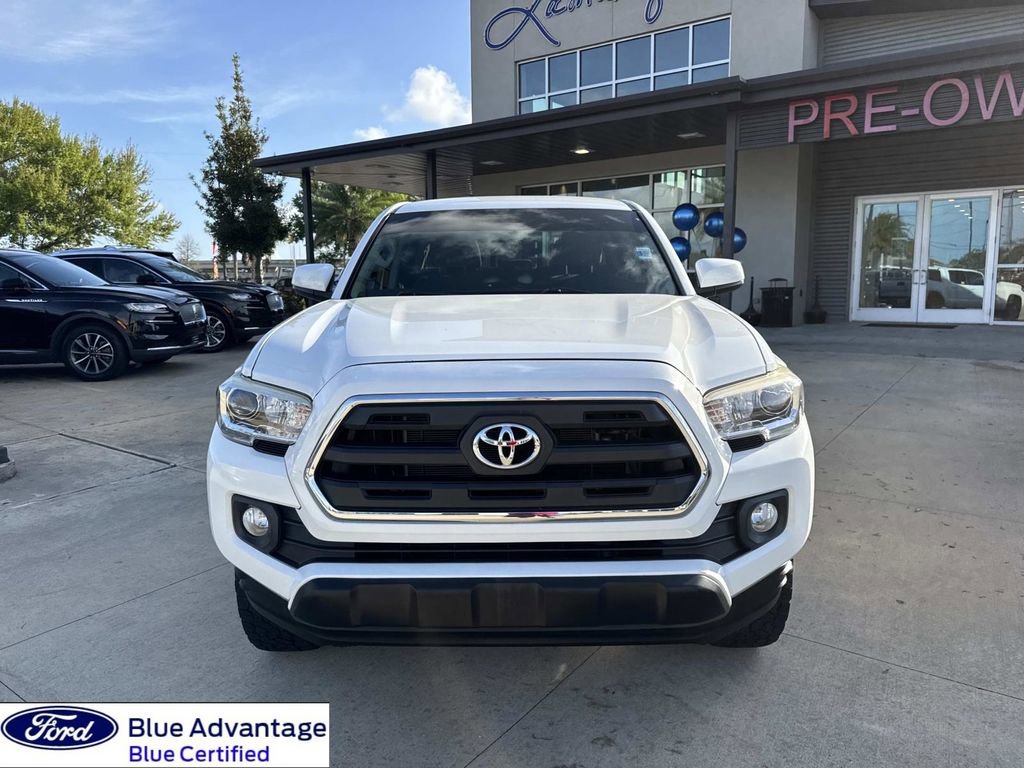 Used 2017 Toyota Tacoma SR5 w/ Tow Package image 4