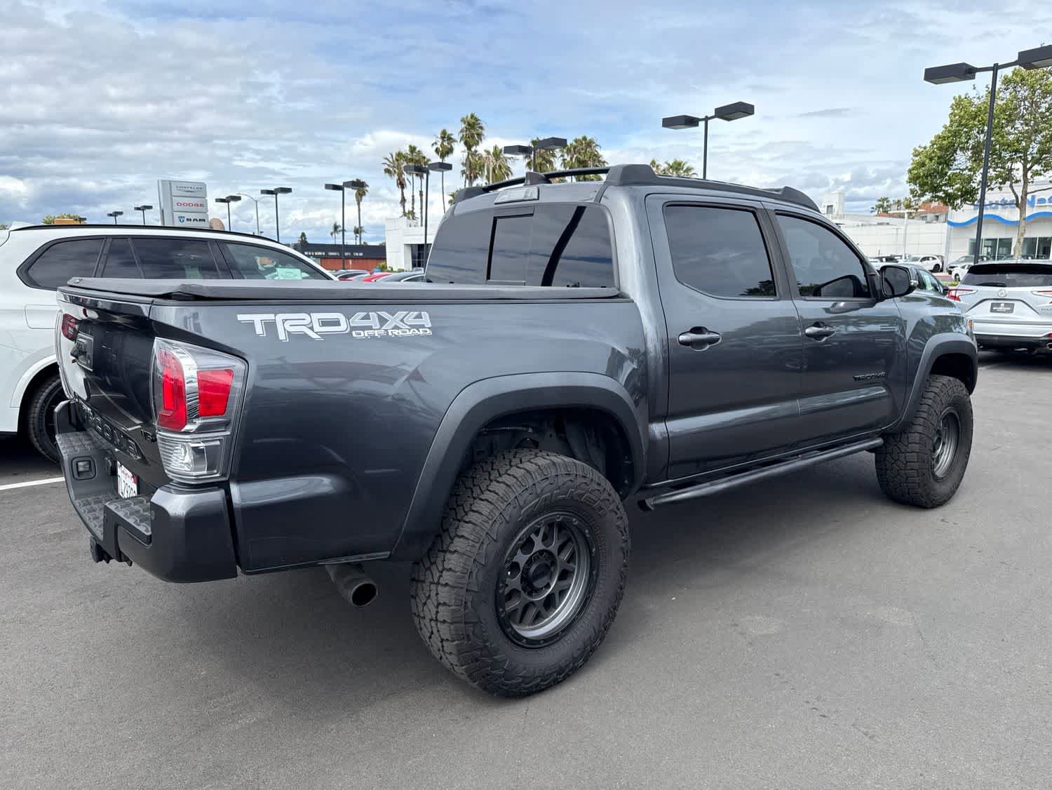 Used 2021 Toyota Tacoma TRD Off-Road w/ TRD Premium Off Road Package AWD/4WD image 11