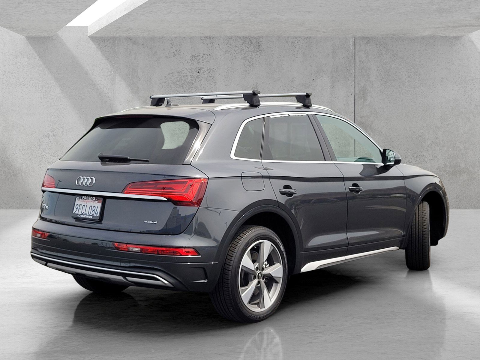 Used 2023 Audi Q5 2.0T Premium w/ Convenience Package image 4