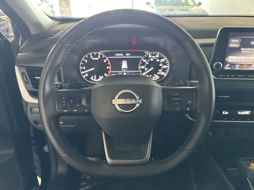 Used 2025 Nissan Rogue SV AWD/4WD image 14
