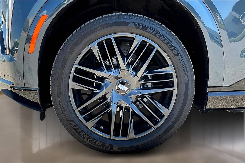 New 2025 Cadillac Escalade IQ Sport 2 w/ LPO, ONYX Package image 12