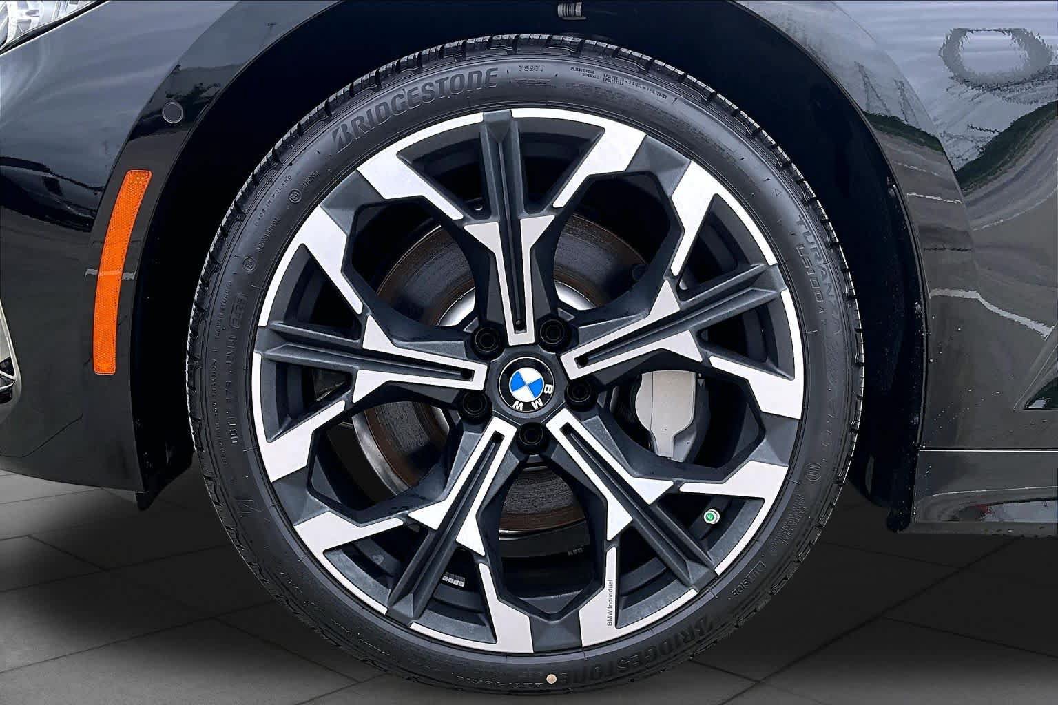Used 2026 BMW 330i xDrive Sedan w/ Convenience Package AWD/4WD image 10