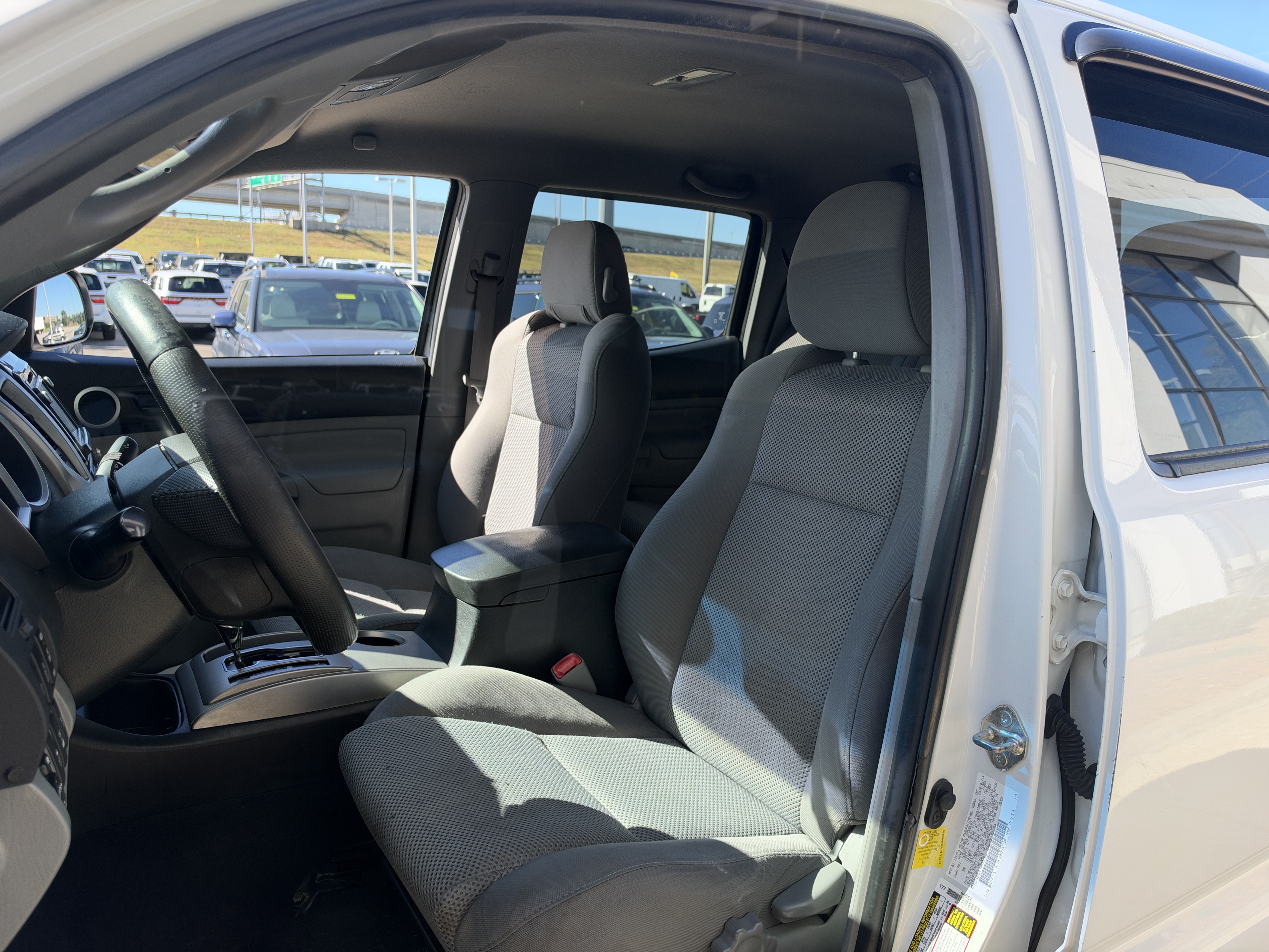 Used 2014 Toyota Tacoma 4x4 Double Cab w/ TRD Off-Road Package image 29