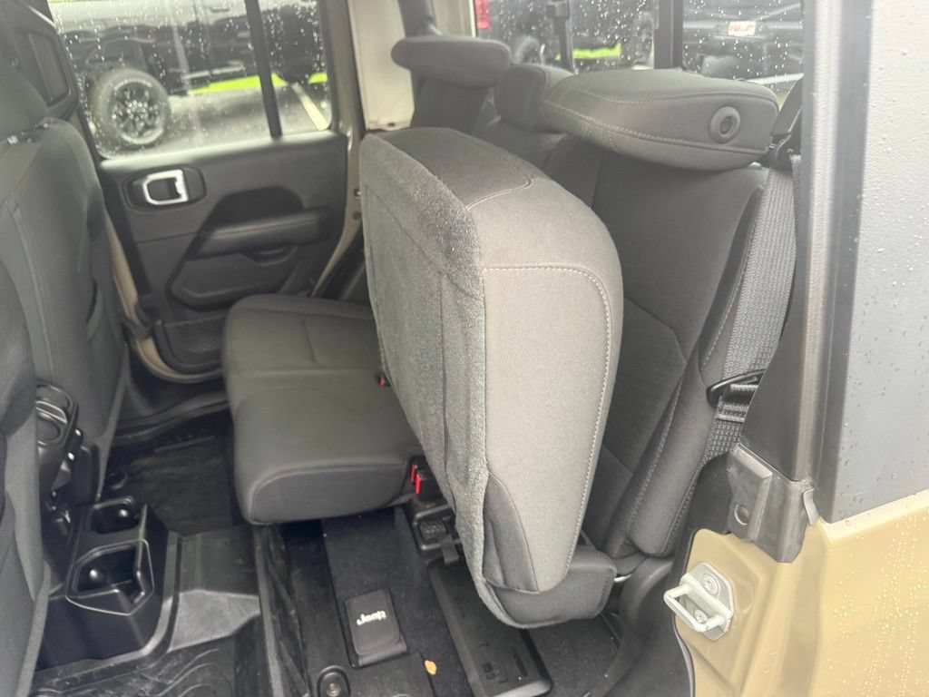 Certified 2020 Jeep Gladiator Overland AWD/4WD image 42
