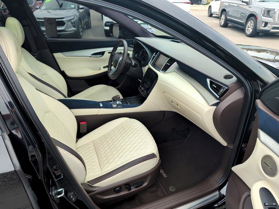 Used 2019 INFINITI QX50 Essential w/ Sensory Package image 12