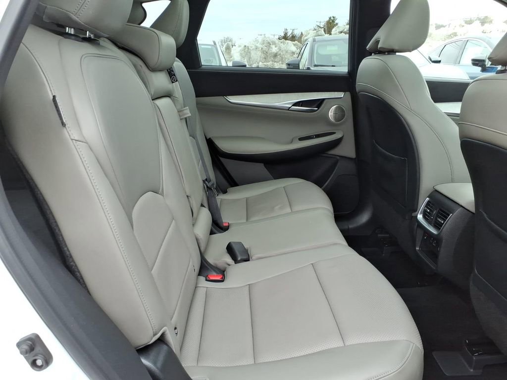 Used 2023 INFINITI QX50 Sensory image 7
