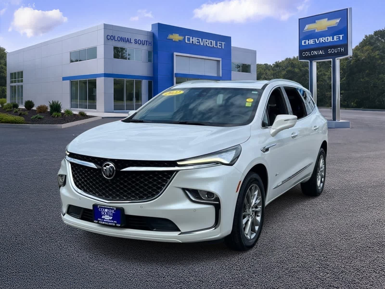 Certified 2022 Buick Enclave Avenir w/ Trailering Package, 5000 lbs. AWD/4WD image 1