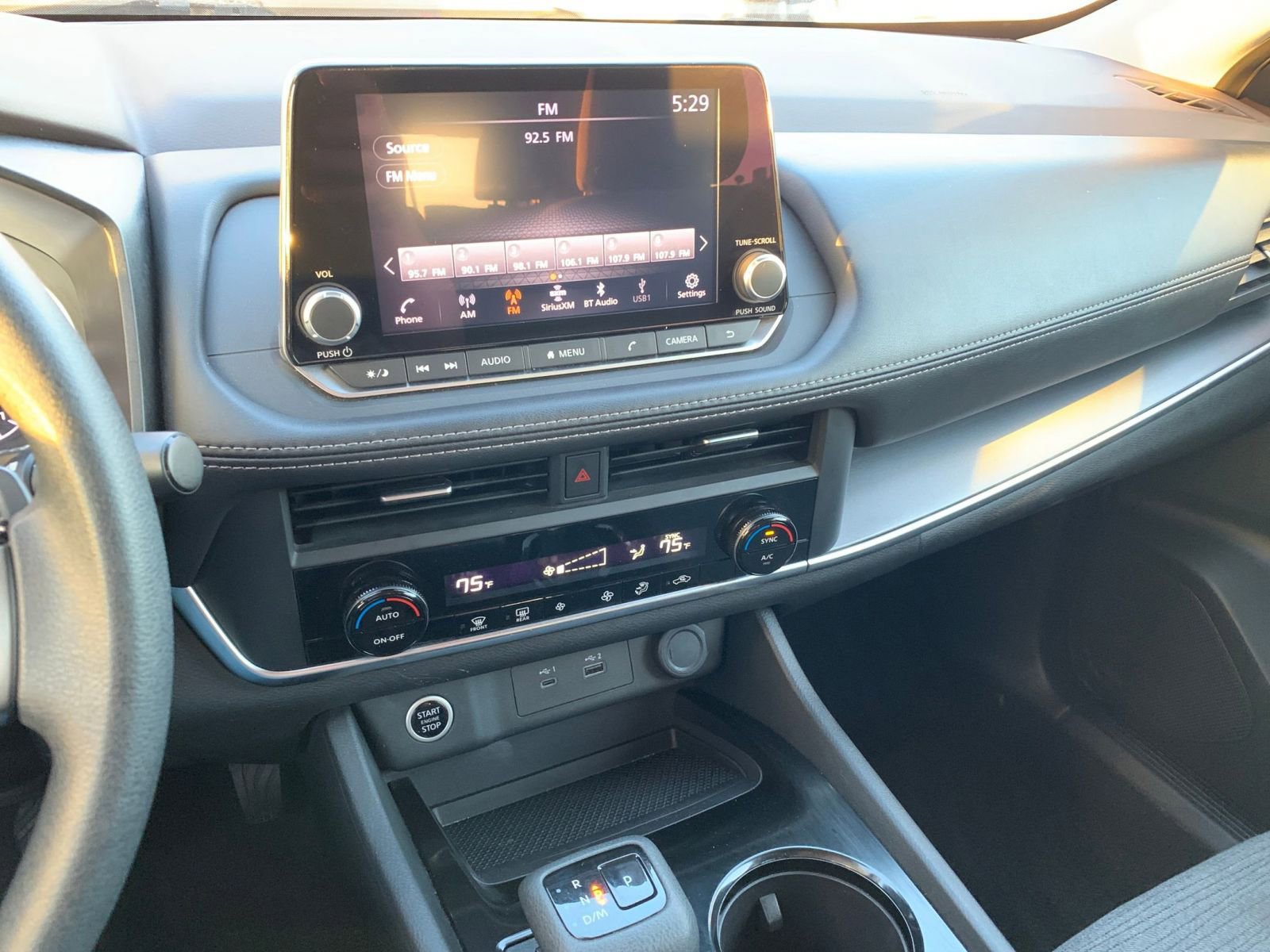 Used 2023 Nissan Rogue SV image 18