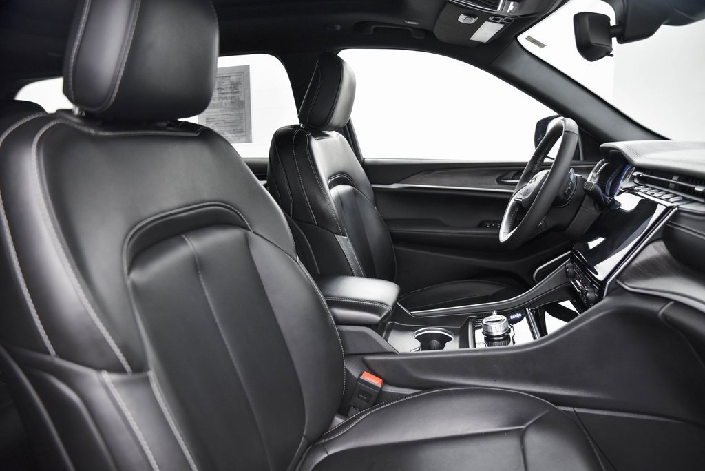 Used 2024 Jeep Grand Cherokee Limited 4xe image 16