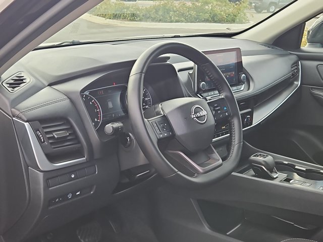 Used 2026 Nissan Rogue SV FWD image 10