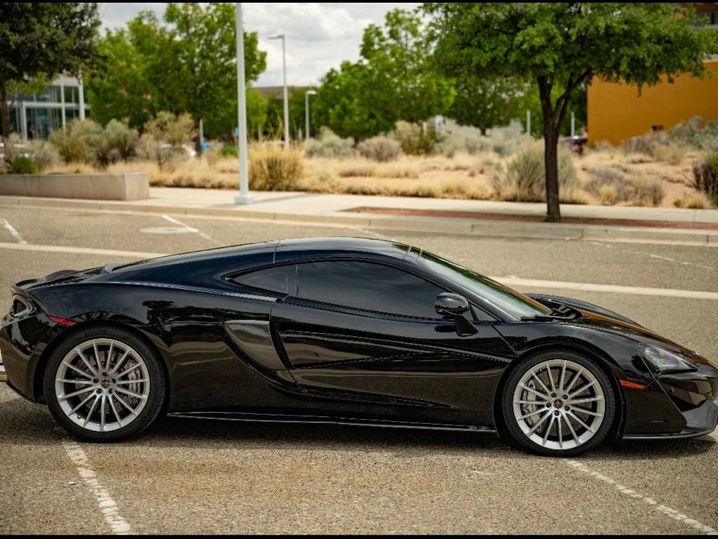 Used 2017 McLaren 570S RWD image 7