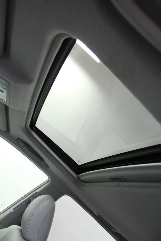 Used 2013 Toyota Highlander SE FWD image 11