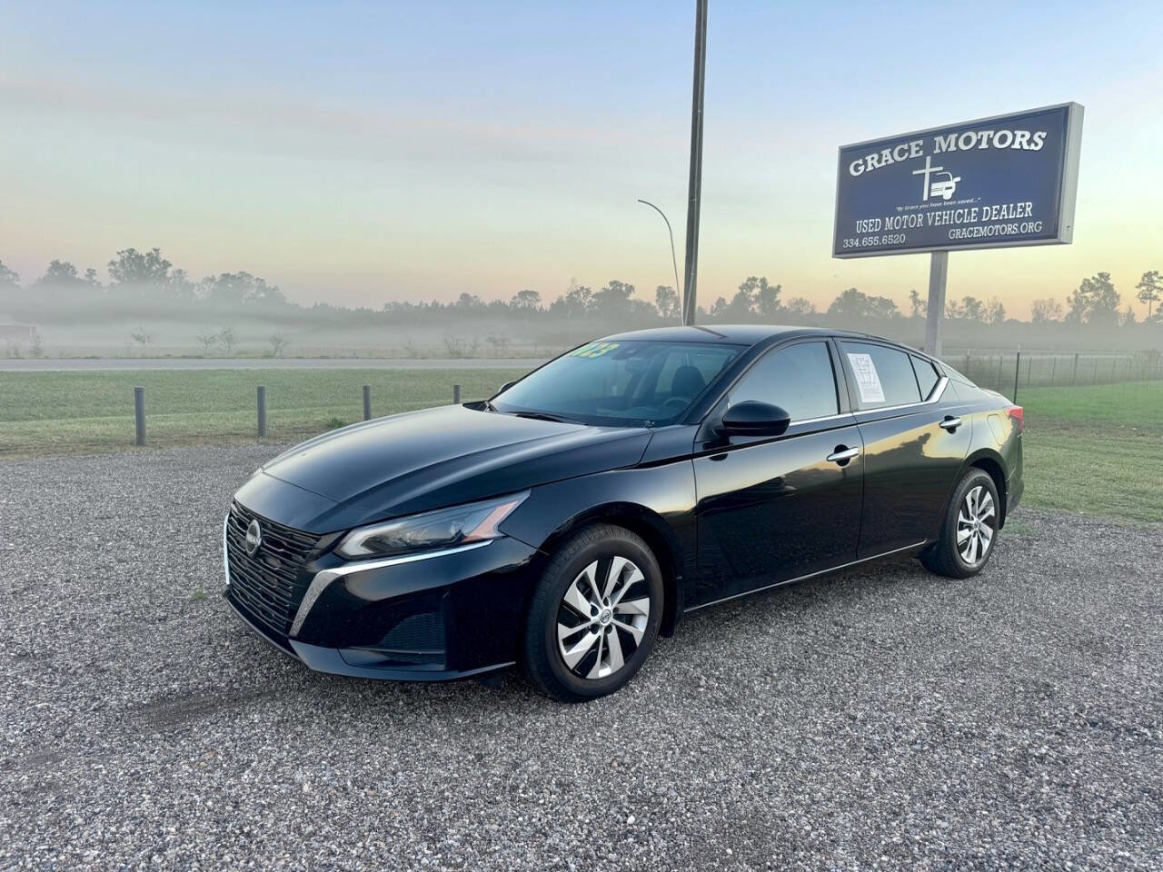 Used 2023 Nissan Altima 2.5 S image 2