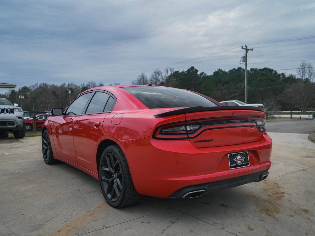 Used 2021 Dodge Charger SXT w/ Blacktop Package image 4