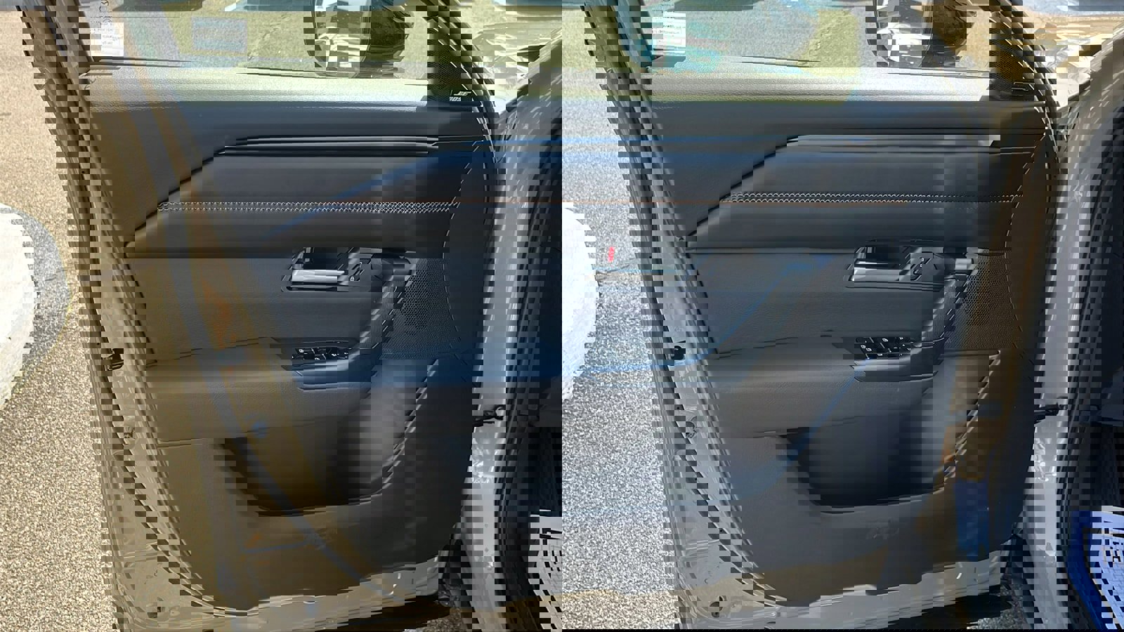 Used 2025 MAZDA CX-50 AWD 2.5 Turbo w/ Cargo Package image 9