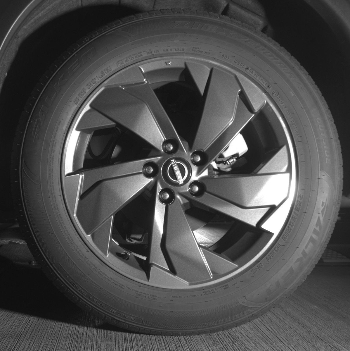 Used 2025 Nissan Rogue SV image 14