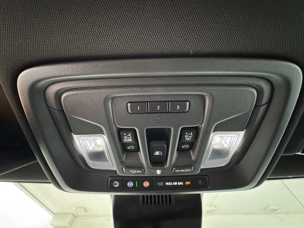 Used 2025 Chevrolet Silverado 1500 High Country AWD/4WD image 37