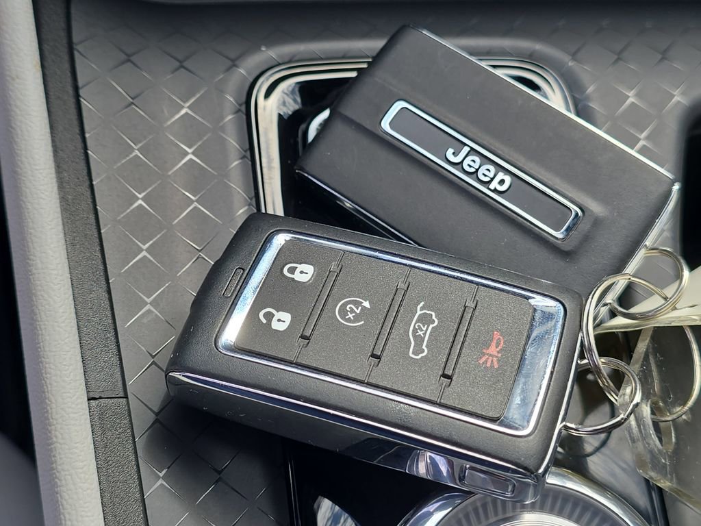 Used 2025 Jeep Wagoneer S Limited AWD/4WD image 36