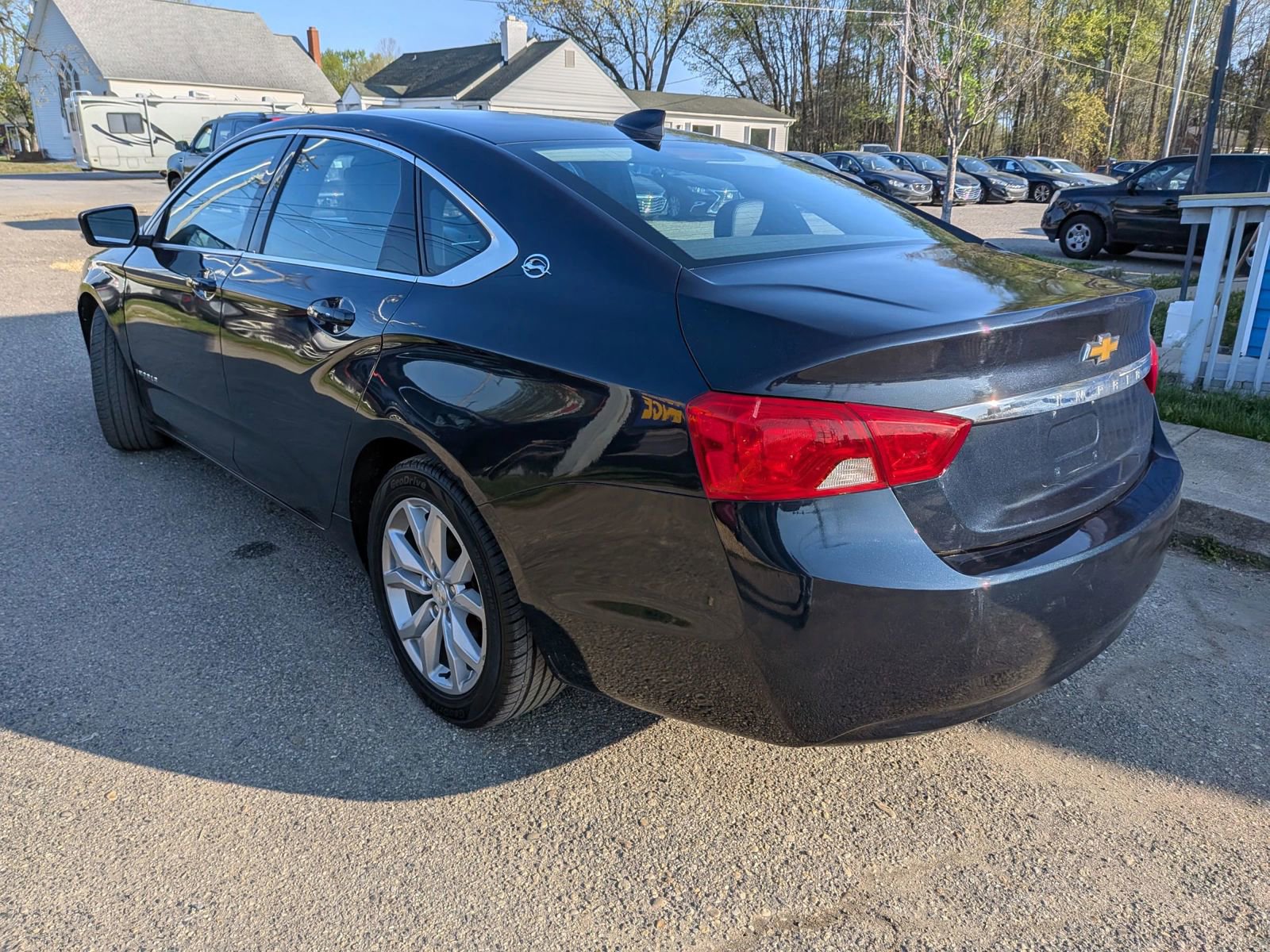 Used 2018 Chevrolet Impala LT FWD image 4