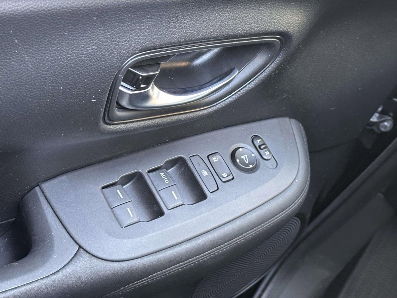 Used 2023 Honda HR-V LX image 10