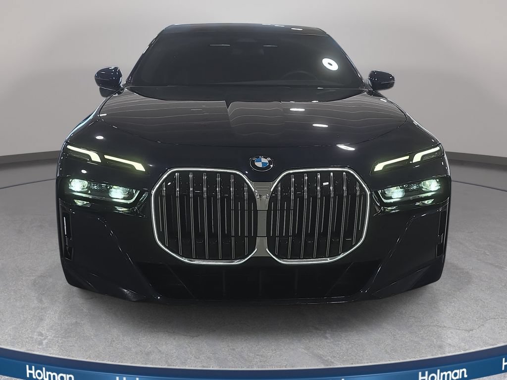 Certified 2023 BMW 760i xDrive AWD/4WD image 2