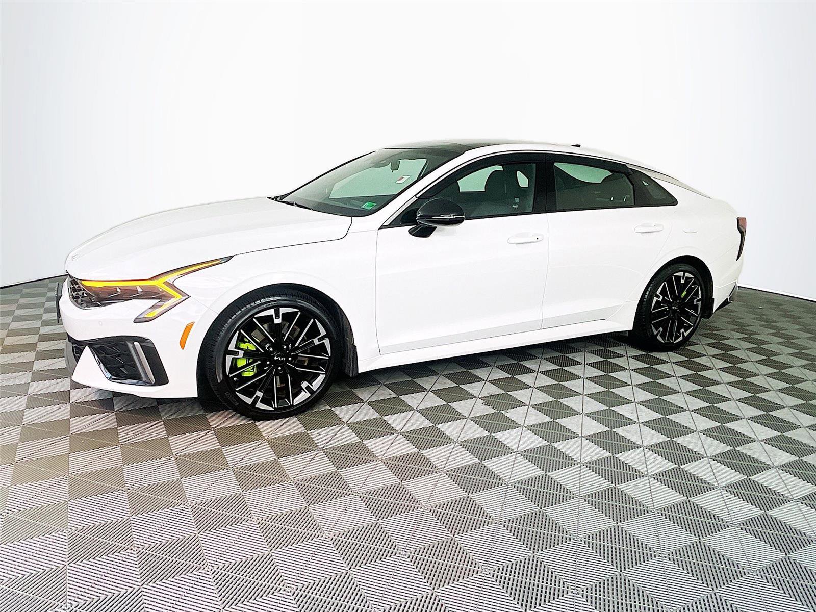 Used 2025 Kia K5 GT image 4