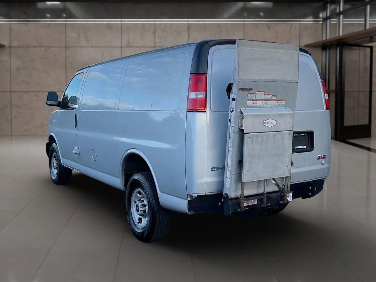 Used 2020 GMC Savana 3500 w/ Driver Convenience Package image 3