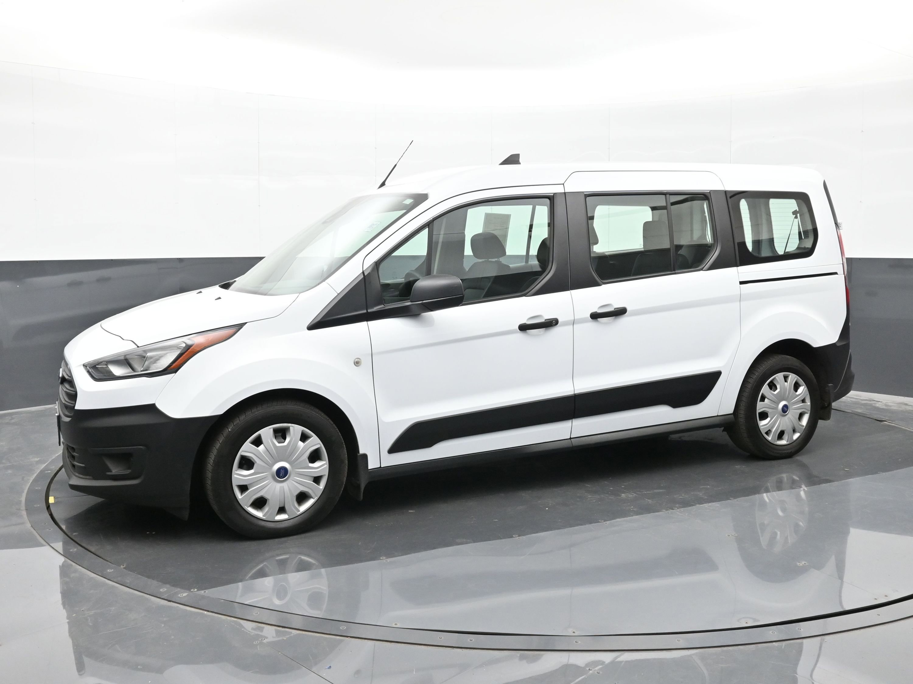 Used 2022 Ford Transit Connect XL image 4