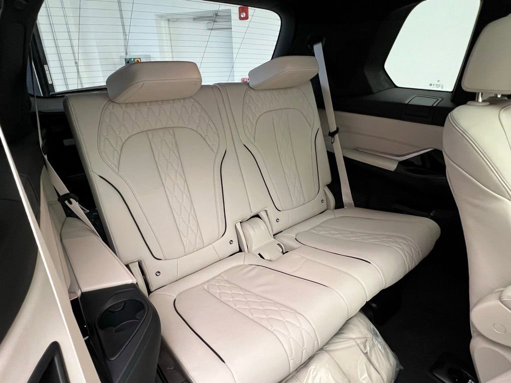 New 2026 BMW X7 xDrive40i w/ M Sport Package image 9