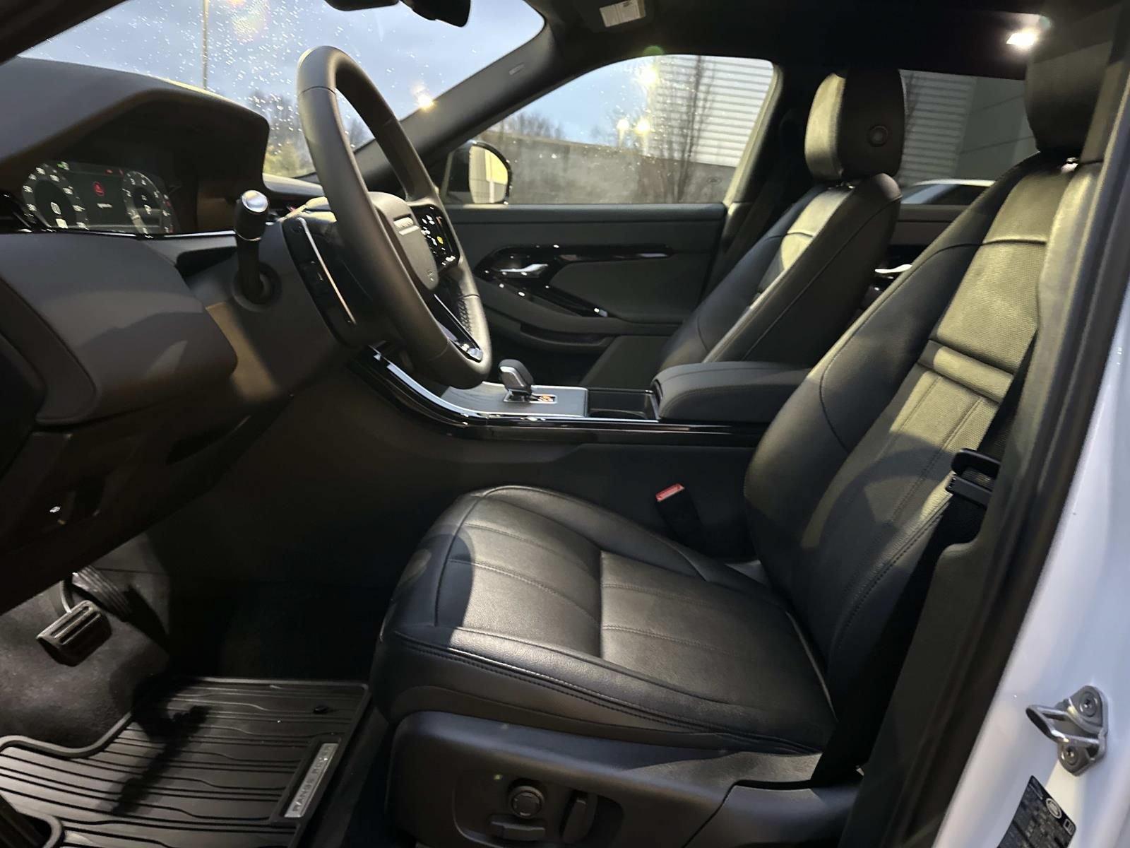New 2026 Land Rover Range Rover Evoque S AWD/4WD image 12