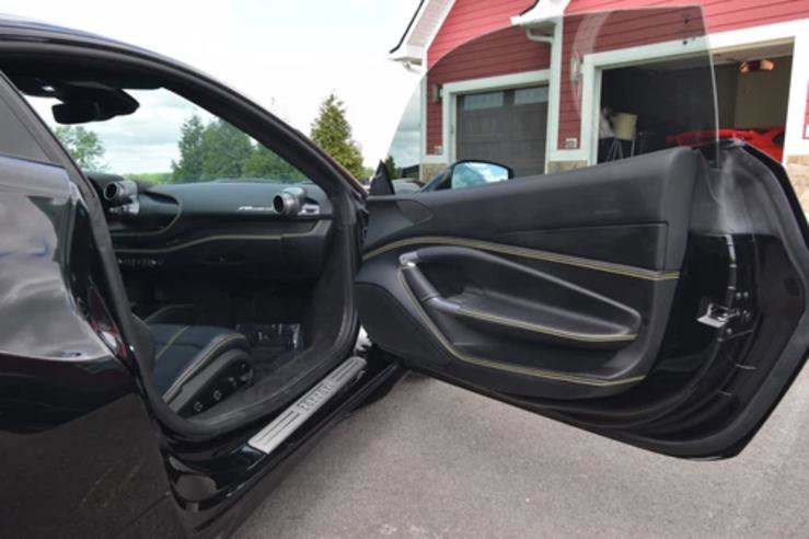 Used 2022 Ferrari F8 Tributo image 20