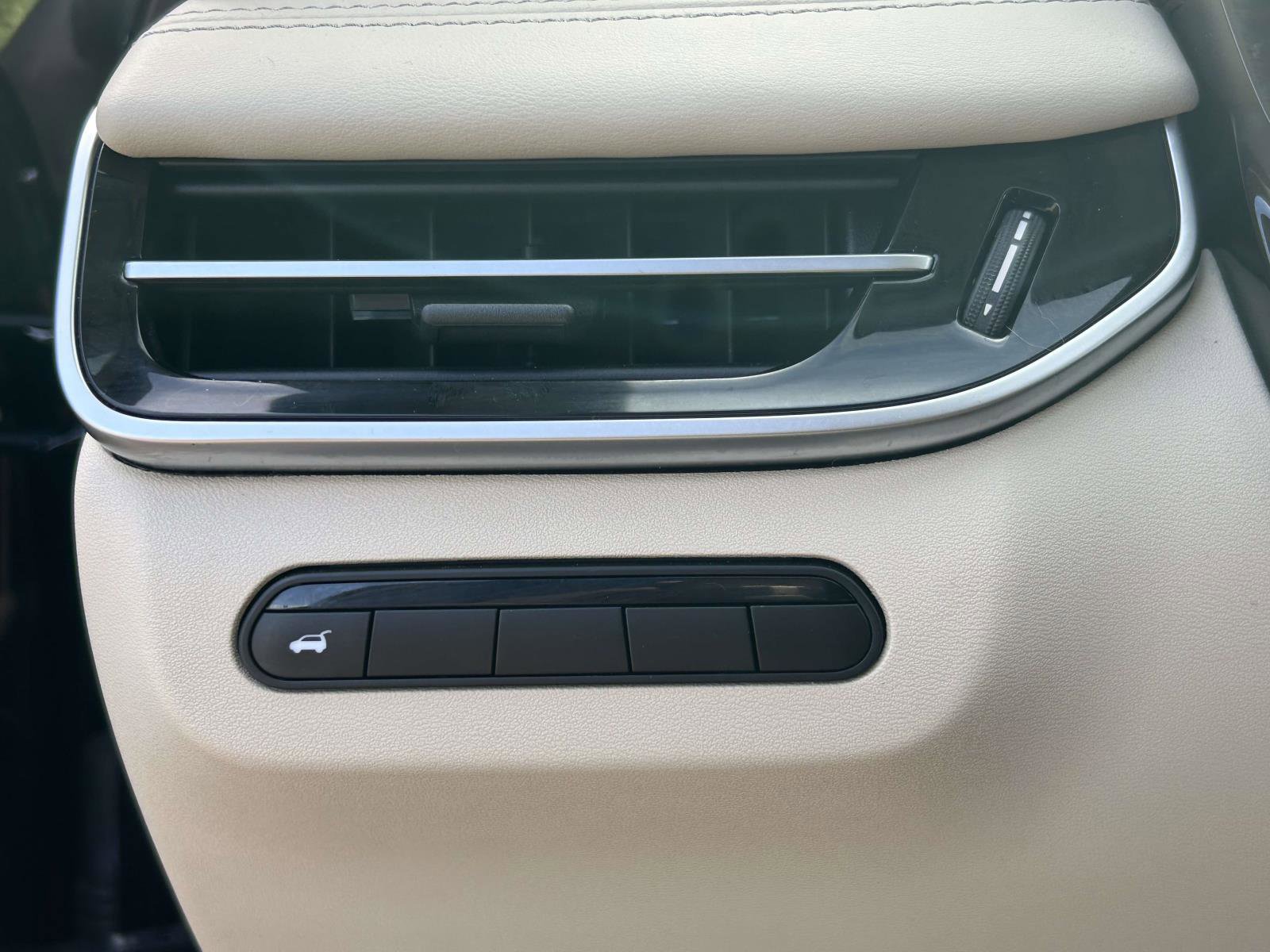 Used 2023 INFINITI QX60 Pure image 22