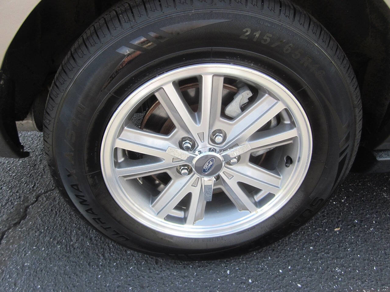 Used 2005 Ford Mustang Premium image 15