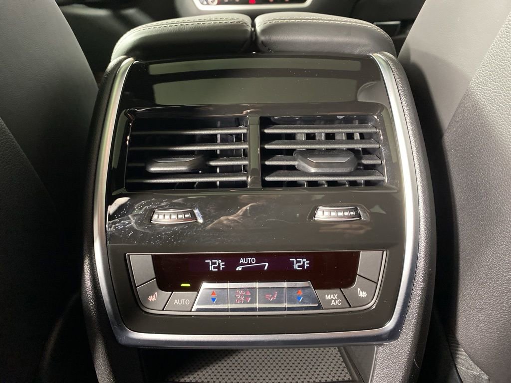 Certified 2025 BMW X7 M60i AWD/4WD image 29