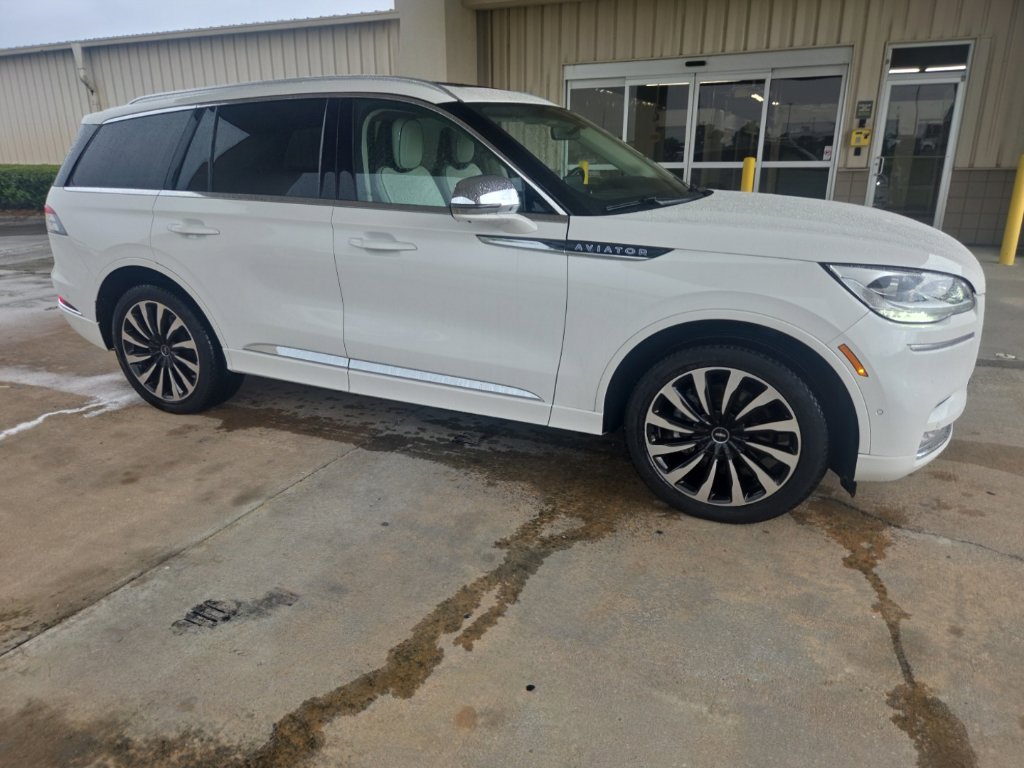 Used 2020 Lincoln Aviator Black Label Grand Touring w/ Class IV Trailer Tow Package AWD/4WD image 17
