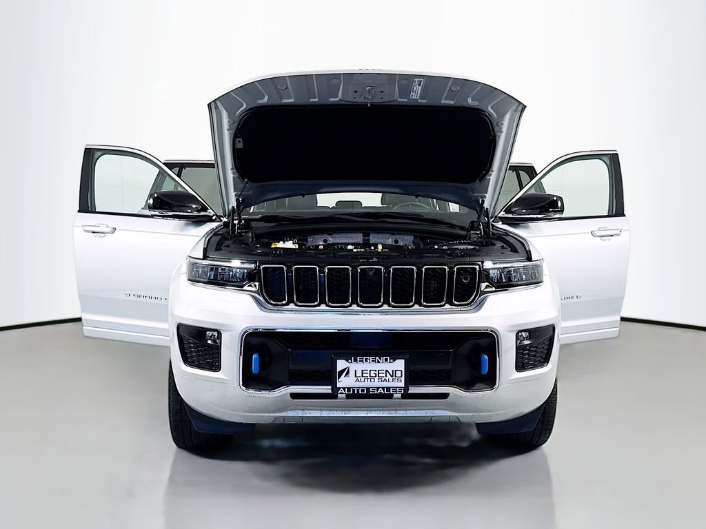 Used 2023 Jeep Grand Cherokee Overland w/ Advanced Protech Group III AWD/4WD image 25