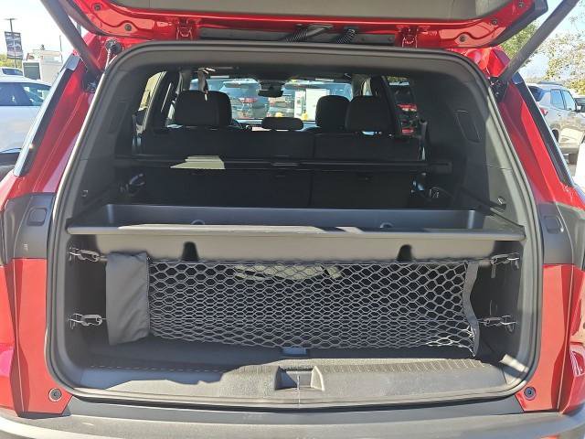 New 2027 Chevrolet Traverse LT w/ Sun and Wheel Package FWD image 27